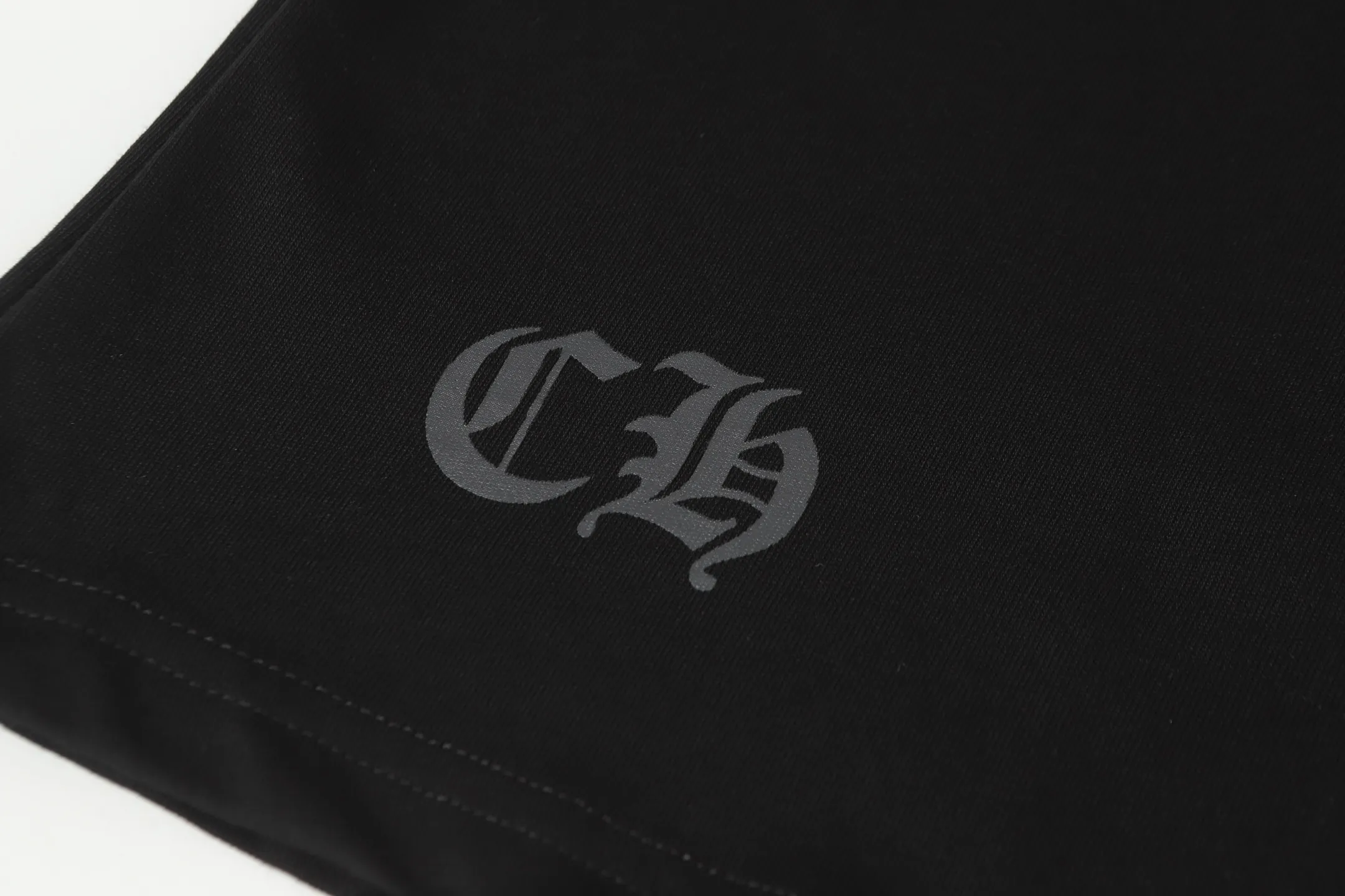 P160 #K2117 cross-border model. Those who pursue quality, please do not place an order. -Chrome Hearts/Chrome Hearts 23ss Sanskrit printed popular long-sleeved T-shirt -High weight, high density and high quality. The wool is soft, delicate and skin-friendly. It feels soft and silky. It has excellent warmth and skin-friendly properties. XL